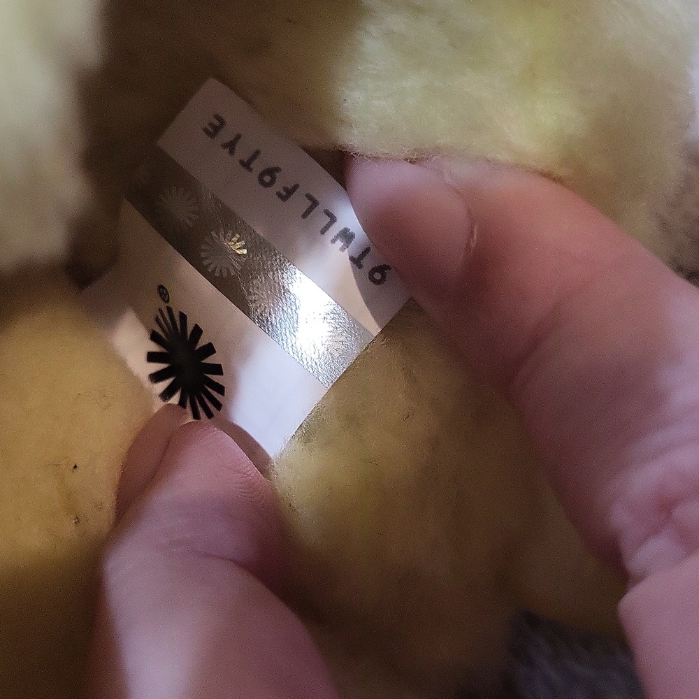 UGG Fluff Yeah Slide Neon Sandal - Picture 9 of 15